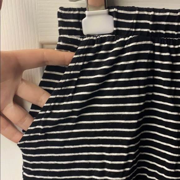 Striped Flowy Shorts - Picture 3 of 4